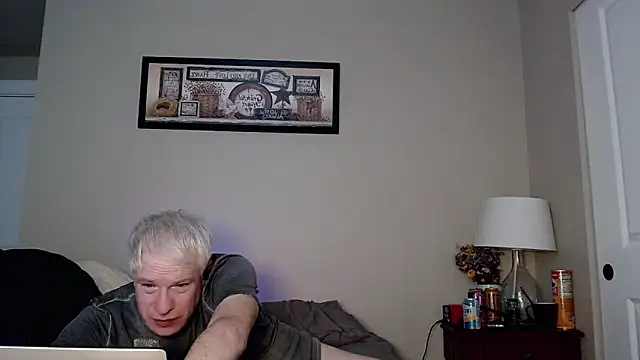 Snapshot of Snarfle82 chatting on 13, 12, 2025 Snarfle82 online show from 13, 12, 2025