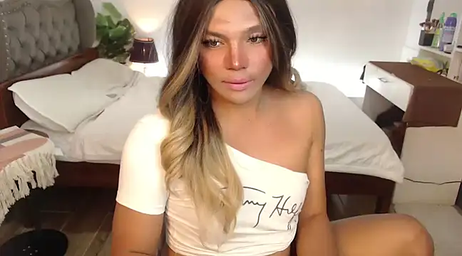 Snapshot of liaa_lurrecams chatting on 24, 2, 2025 liaa lurrecams online show from 24, 2, 2025