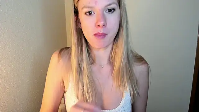 Snapshot of Annloveyou chatting on 12, 1, 2025 Annloveyou online show from 12, 1, 2025