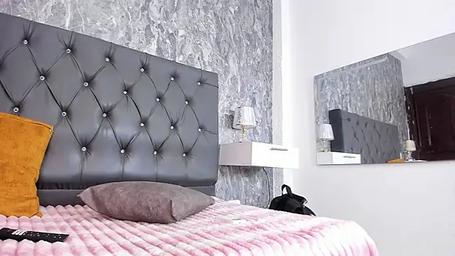 Lia sarahi online show from 12, 2, 2026