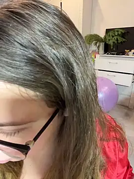 DienkaGreen online show from 18, 12, 2025