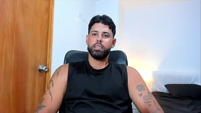 Snapshot of Justyn_Torres chatting on 19, 5, 2026 Justyn Torres online show from 19, 5, 2026