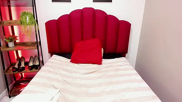 Snapshot of Ashleyyrobert chatting on 13, 12, 2024 Ashleyyrobert online show from 13, 12, 2024