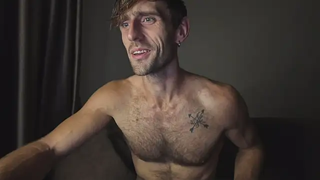 Snapshot of lukegunn chatting on 30, 10, 2025 lukegunn online show from 30, 10, 2025