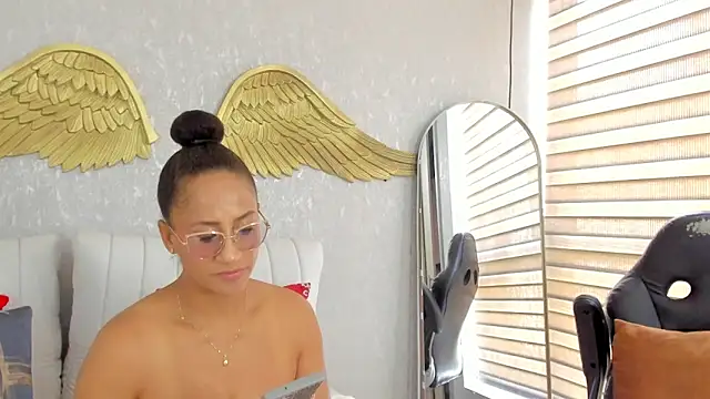 Snapshot of EmmaFerrary chatting on 26, 2, 2026 EmmaFerrary online show from 26, 2, 2026