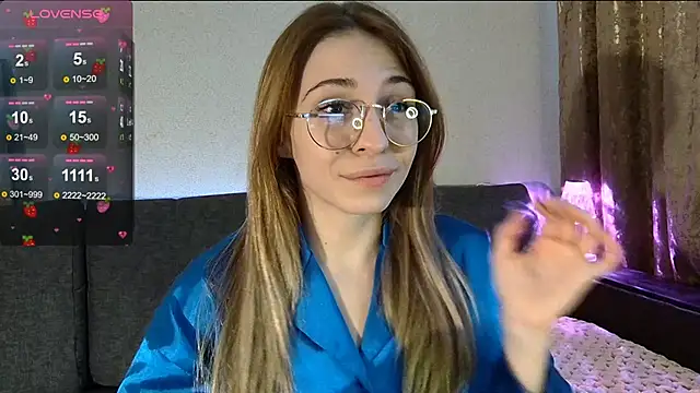 LovelyKatea online show from 1, 3, 2025