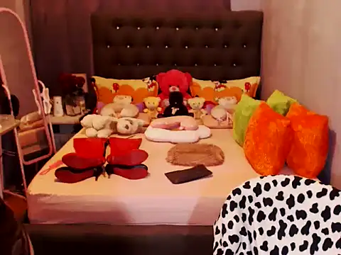 Snapshot of UnMarriedwifeTSX chatting on 18, 12, 2025 UnMarriedwifeTSX online show from 18, 12, 2025