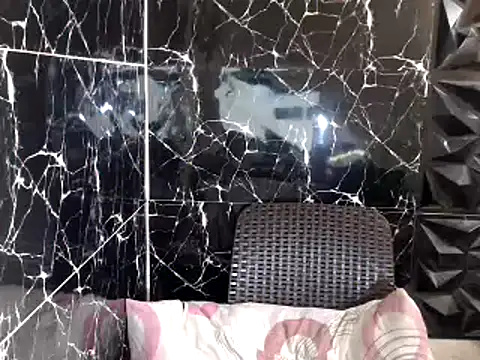 Snapshot of MissKeanna chatting on 25, 12, 2024 MissKeanna online show from 25, 12, 2024