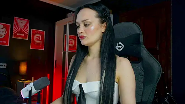 QueenAliss online show from 11, 1, 2026