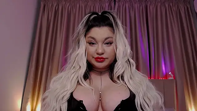 Larissa K online show from 6, 11, 2025