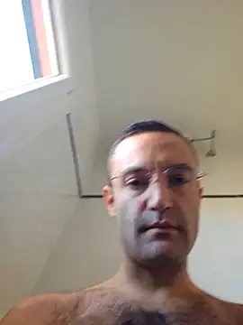 Snapshot of enricso chatting on 28, 10, 2025 enricso online show from 28, 10, 2025