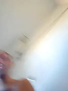 Snapshot of enricso chatting on 6, 11, 2025 enricso online show from 6, 11, 2025