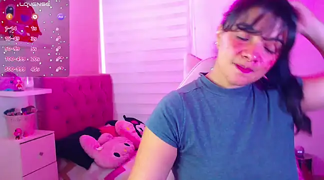 Snapshot of Vannessa__Shy chatting on 6, 12, 2024 Vannessa  Shy online show from 6, 12, 2024