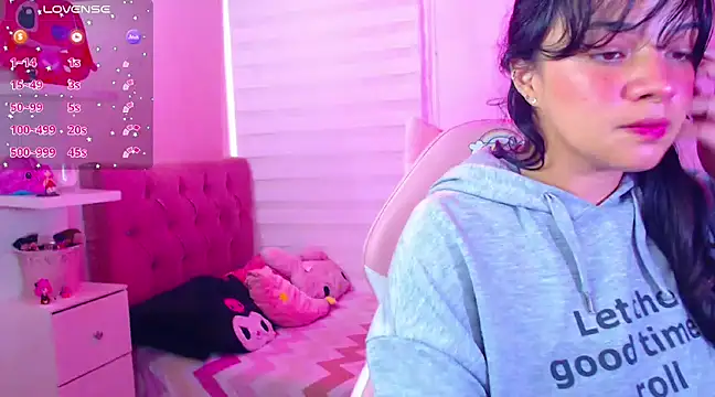 Snapshot of Vannessa__Shy chatting on 9, 12, 2024 Vannessa  Shy online show from 9, 12, 2024