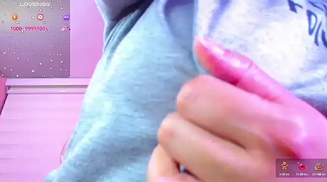 Snapshot of Vannessa__Shy chatting on 10, 12, 2024 Vannessa  Shy online show from 10, 12, 2024