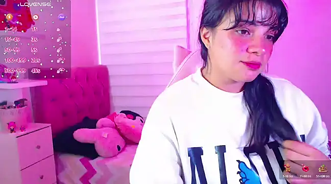 Snapshot of Vannessa__Shy chatting on 18, 12, 2024 Vannessa  Shy online show from 18, 12, 2024