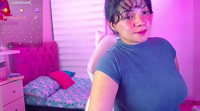 Snapshot of Vannessa__Shy chatting on 20, 12, 2024 Vannessa  Shy online show from 20, 12, 2024