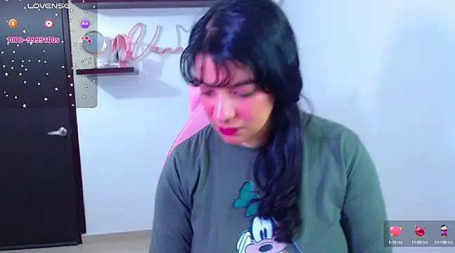 Snapshot of Vannessa__Shy chatting on 9, 2, 2025 Vannessa  Shy online show from 9, 2, 2025