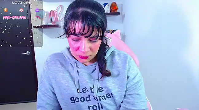 Snapshot of Vannessa__Shy chatting on 11, 2, 2025 Vannessa  Shy online show from 11, 2, 2025