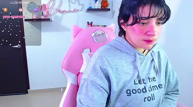 Snapshot of Vannessa__Shy chatting on 22, 2, 2025 Vannessa  Shy online show from 22, 2, 2025