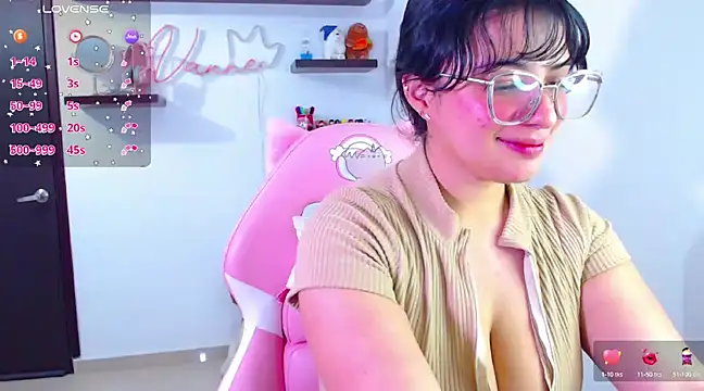 Snapshot of Vannessa__Shy chatting on 22, 2, 2025 Vannessa  Shy online show from 22, 2, 2025