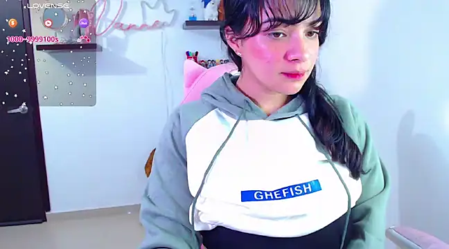 Snapshot of Vannessa__Shy chatting on 27, 2, 2025 Vannessa  Shy online show from 27, 2, 2025