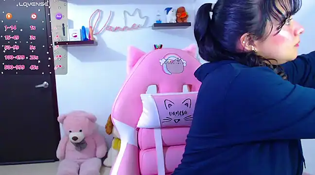 Snapshot of Vannessa__Shy chatting on 6, 3, 2025 Vannessa  Shy online show from 6, 3, 2025