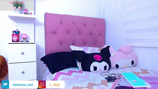 Snapshot of Vannessa__Shy chatting on 11, 9, 2025 Vannessa  Shy online show from 11, 9, 2025