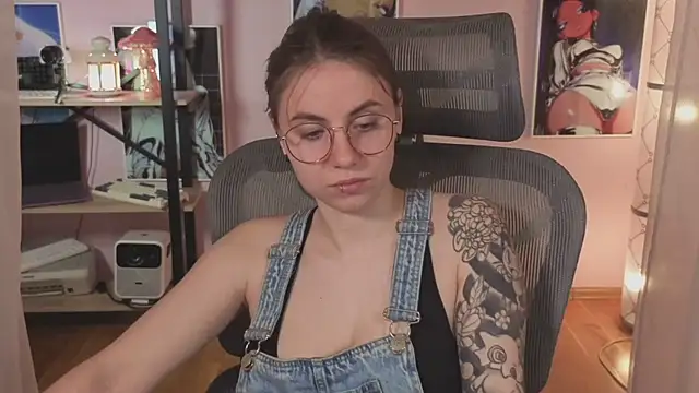 Snapshot of _AnnaStark_ chatting on 14, 7, 2026 AnnaStark online show from 14, 7, 2026