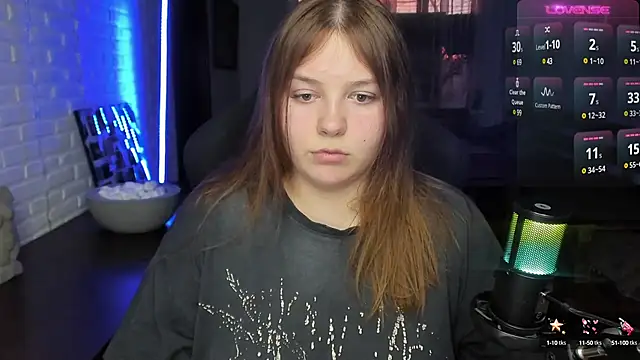 Snapshot of XNirvanaX chatting on 6, 3, 2025 XNirvanaX online show from 6, 3, 2025