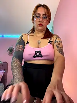 Luna Paris  online show from 22, 9, 2025