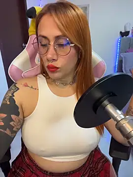 Luna Paris  online show from 2, 6, 2026