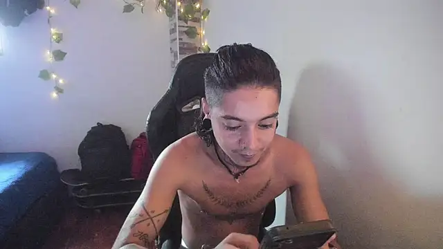 Snapshot of saad_man chatting on 16, 11, 2025 saad man online show from 16, 11, 2025