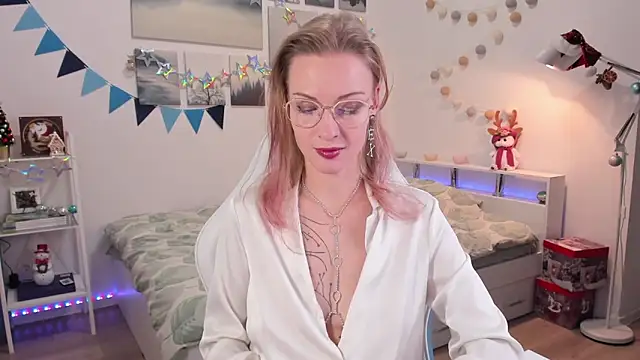 Snapshot of MissRightX chatting on 10, 12, 2024 MissRightX online show from 10, 12, 2024