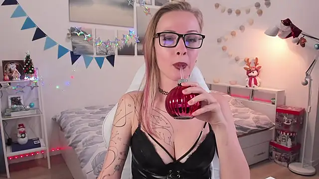 Snapshot of MissRightX chatting on 23, 12, 2024 MissRightX online show from 23, 12, 2024