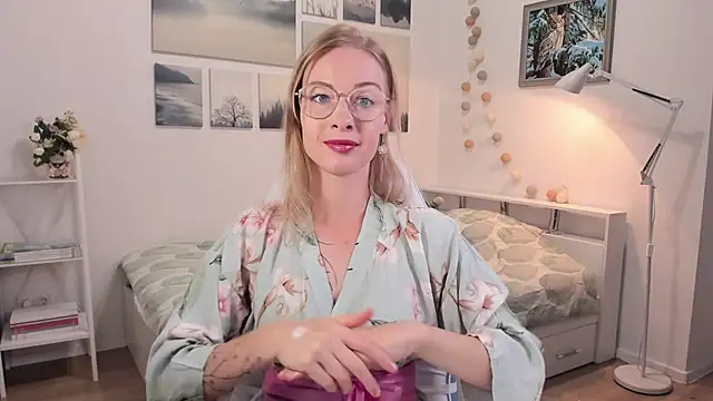 Snapshot of MissRightX chatting on 17, 9, 2025 MissRightX online show from 17, 9, 2025