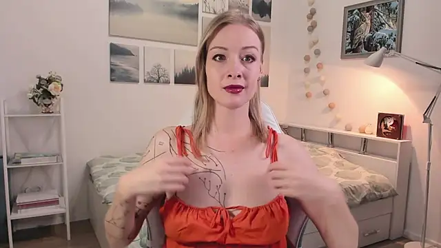 Snapshot of MissRightX chatting on 5, 11, 2025 MissRightX online show from 5, 11, 2025