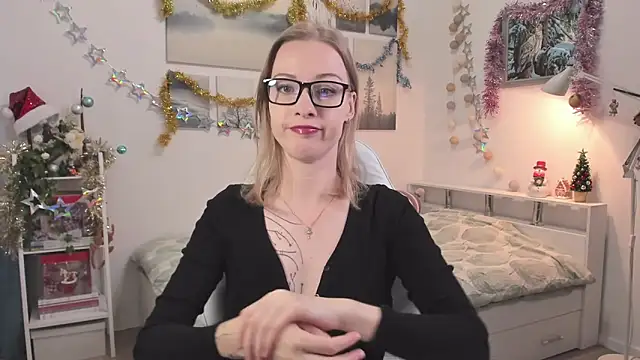 Snapshot of MissRightX chatting on 15, 12, 2025 MissRightX online show from 15, 12, 2025