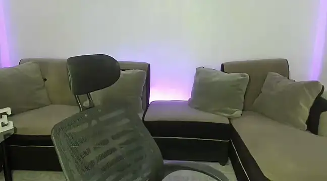 Snapshot of transbigcummer chatting on 25, 2, 2025 transbigcummer online show from 25, 2, 2025