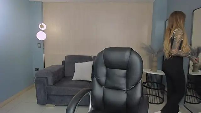 Snapshot of LexieWayne chatting on 28, 12, 2024 LexieWayne online show from 28, 12, 2024