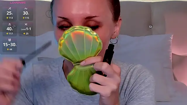 Snapshot of LianaFord chatting on 10, 7, 2026 LianaFord online show from 10, 7, 2026