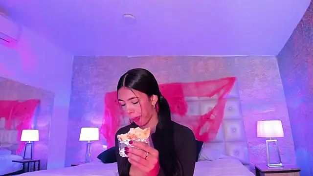 AntonellaRossi online show from 8, 10, 2025