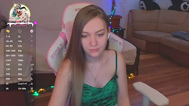 Snapshot of CyrilaPuff chatting on 28, 12, 2024 CyrilaPuff online show from 28, 12, 2024