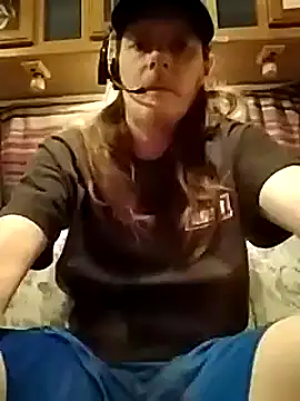 truckerlove69 online show from 25, 2, 2025