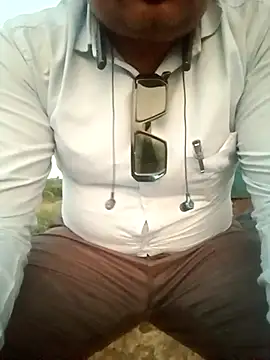 Snapshot of Desi_Londa_143 chatting on 11, 3, 2025 Desi Londa 143 online show from 11, 3, 2025