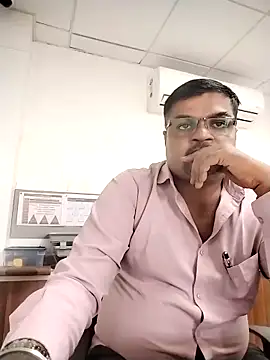 Snapshot of Desi_Londa_143 chatting on 15, 9, 2025 Desi Londa 143 online show from 15, 9, 2025