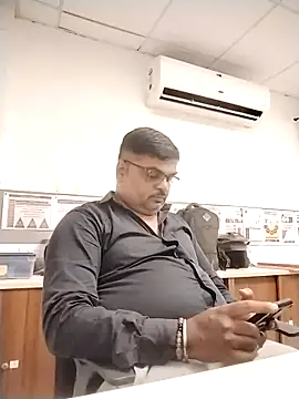 Snapshot of Desi_Londa_143 chatting on 20, 9, 2025 Desi Londa 143 online show from 20, 9, 2025