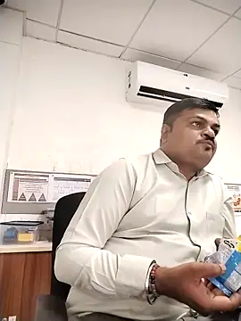 Snapshot of Desi_Londa_143 chatting on 30, 9, 2025 Desi Londa 143 online show from 30, 9, 2025