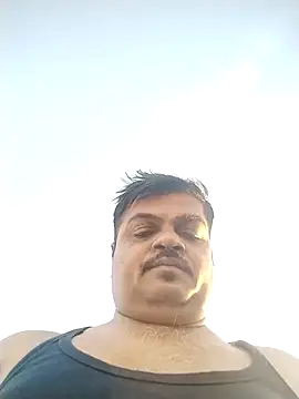 Snapshot of Desi_Londa_143 chatting on 2, 10, 2025 Desi Londa 143 online show from 2, 10, 2025