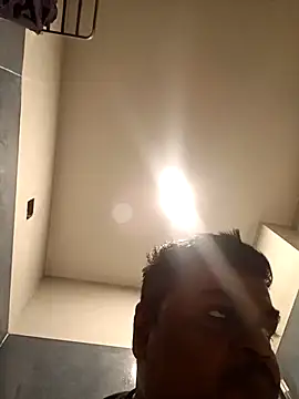 Snapshot of Desi_Londa_143 chatting on 28, 10, 2025 Desi Londa 143 online show from 28, 10, 2025